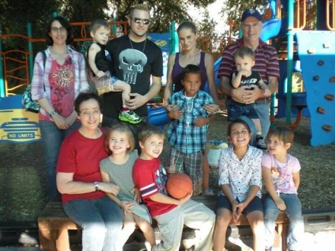 shoars-family-with-grandparents
