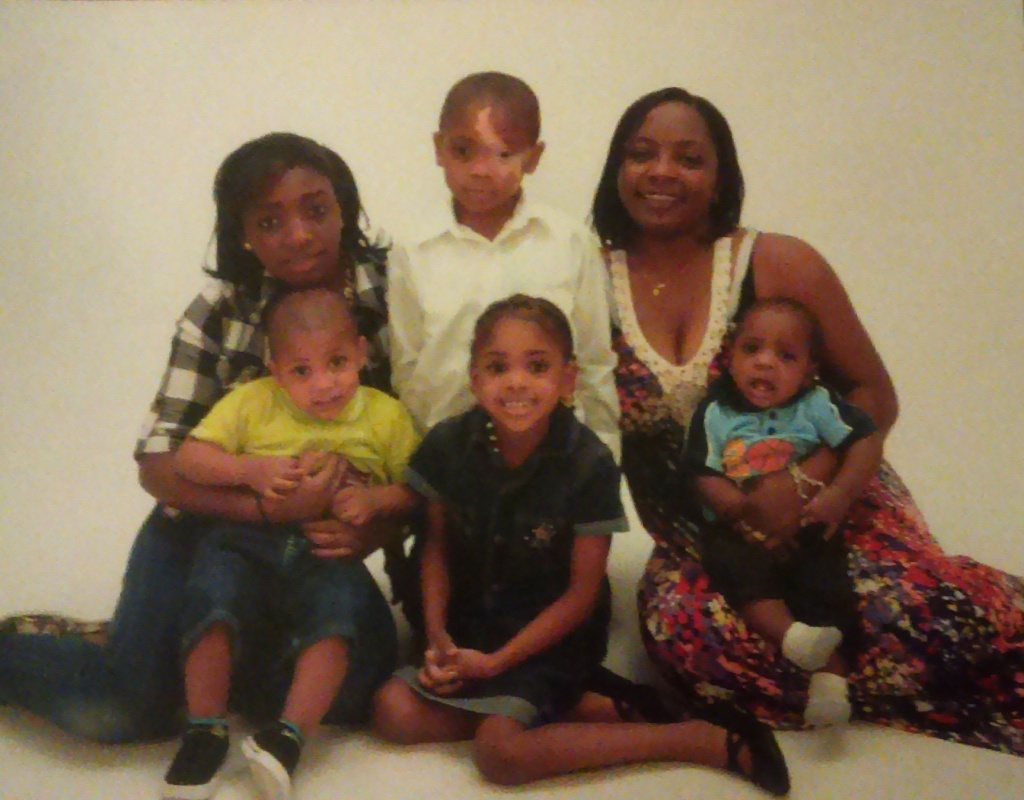 Arizona Mother Loses 5 Children Over Incident Family Doctor Calls an ...