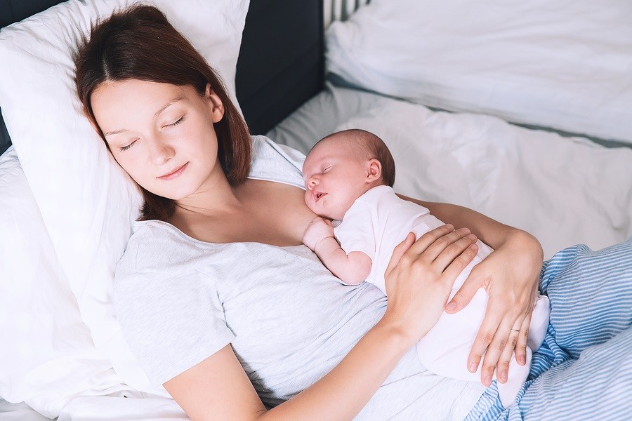 Is Mom Co-sleeping with Baby Child Abuse? A Safe Time-Honored Tradition ...